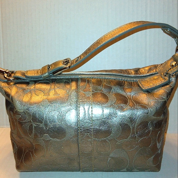 L@@K! Vintage & Rare COACH Metallic Silver Signature C embossed Demi Baguette - Picture 14 of 16